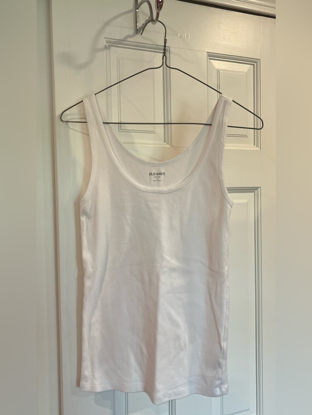 Old Navy White Ribbed Scoop Neck Tank